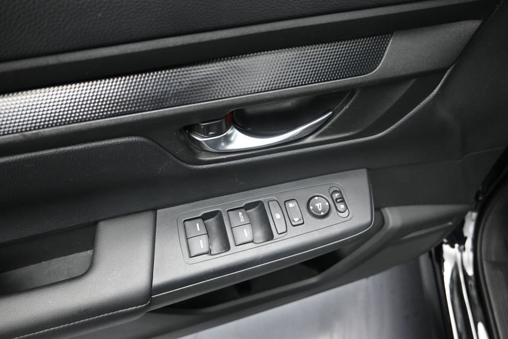 Used 2025 Honda CR-V LX image 10