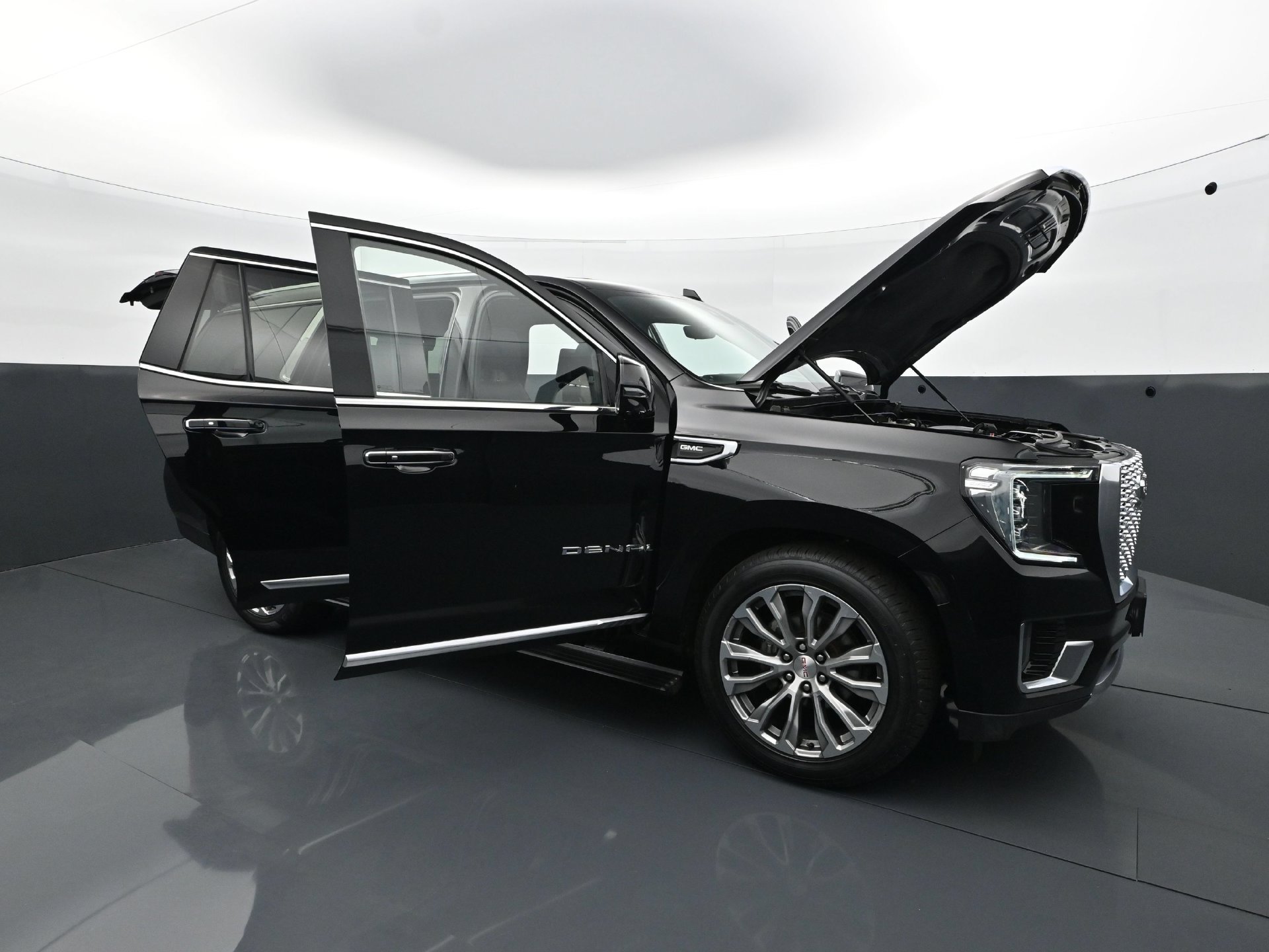 Used 2021 GMC Yukon Denali w/ Denali Ultimate Package AWD/4WD image 36