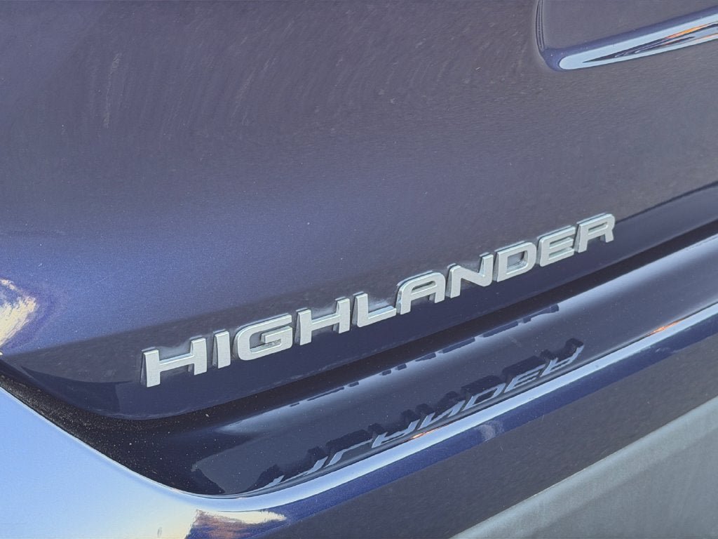 Used 2021 Toyota Highlander XLE AWD/4WD image 35