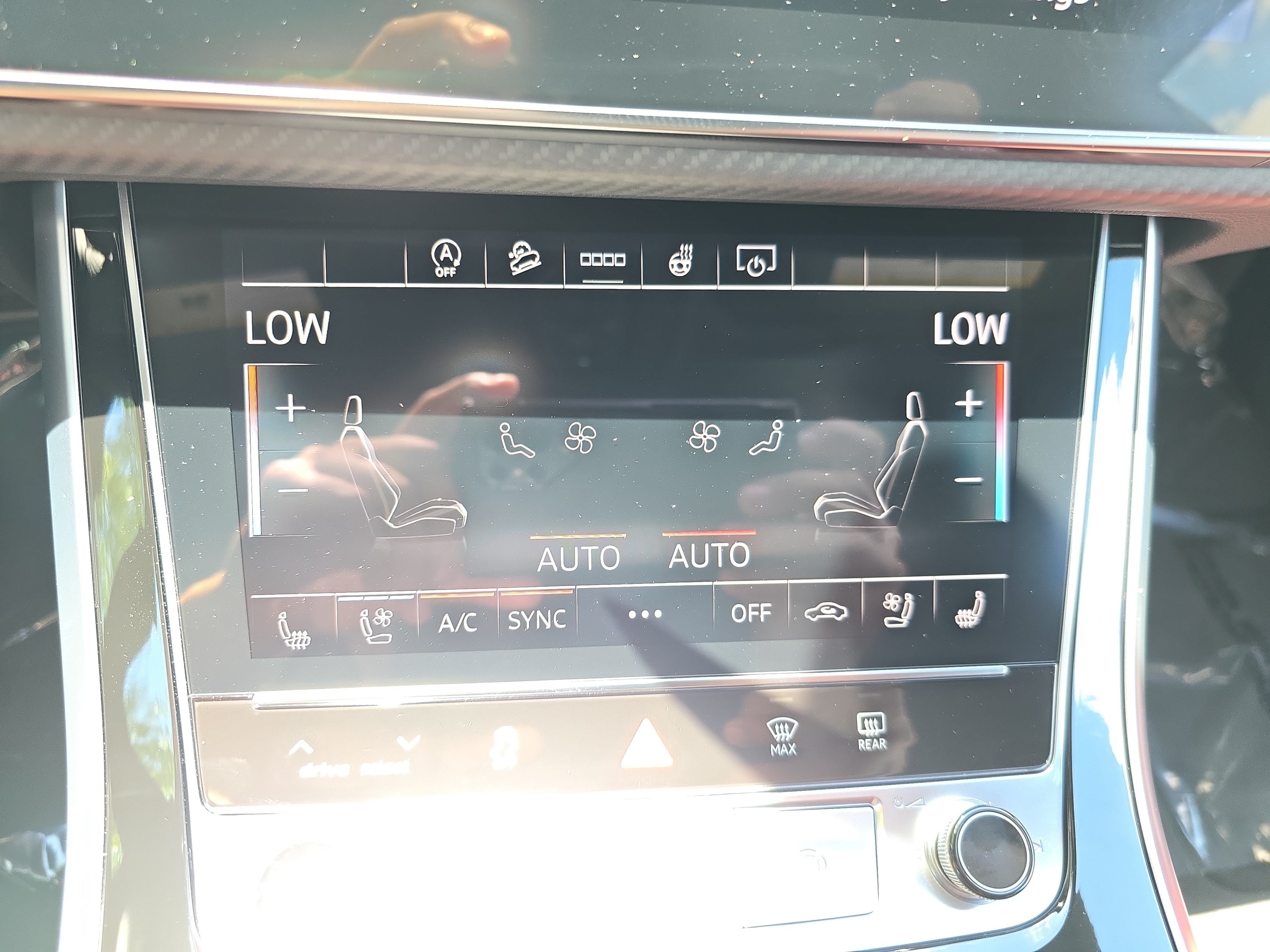 New 2026 Audi SQ8 Premium Plus AWD/4WD image 19