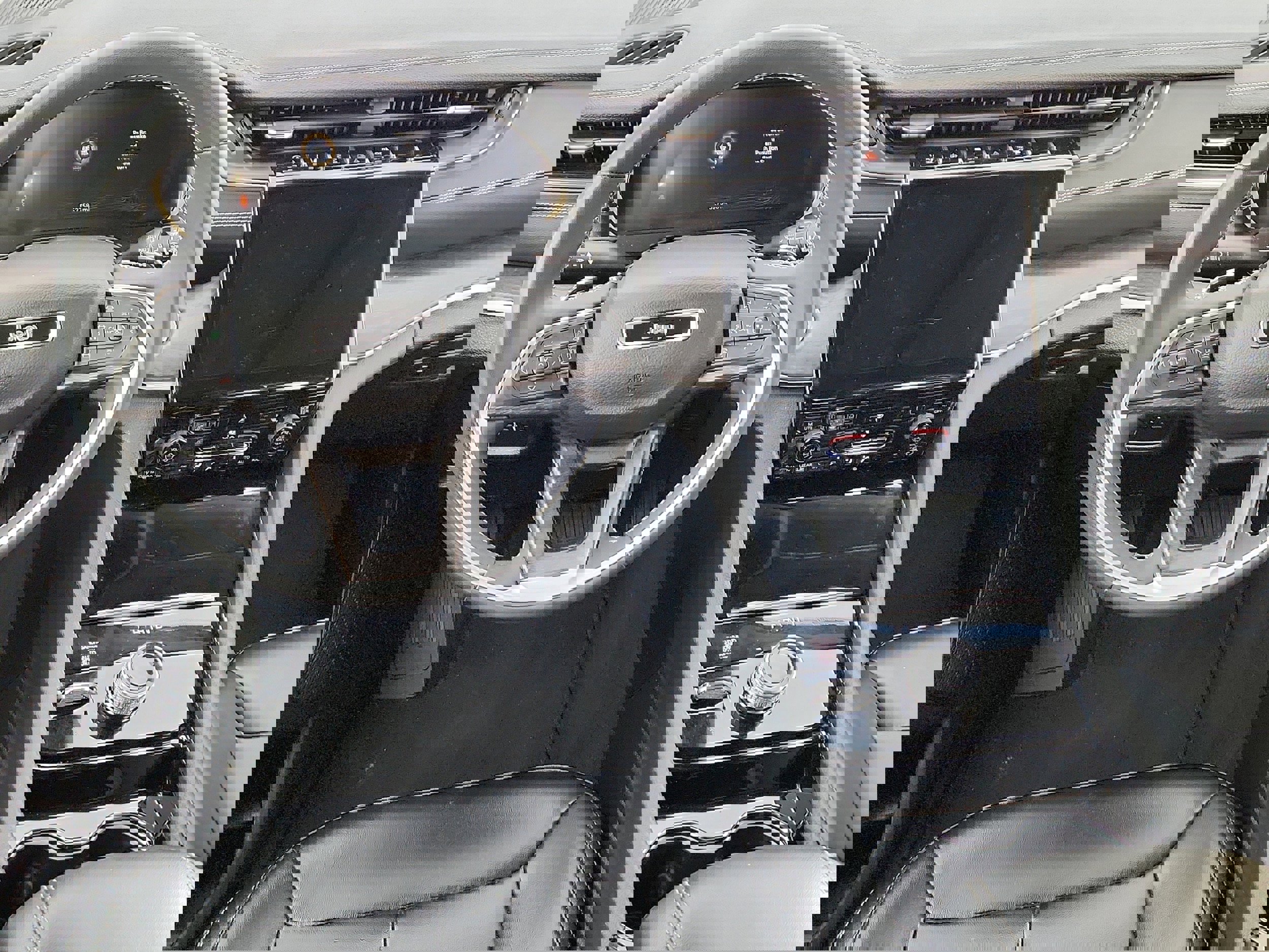 Used 2023 Jeep Grand Cherokee Limited image 12