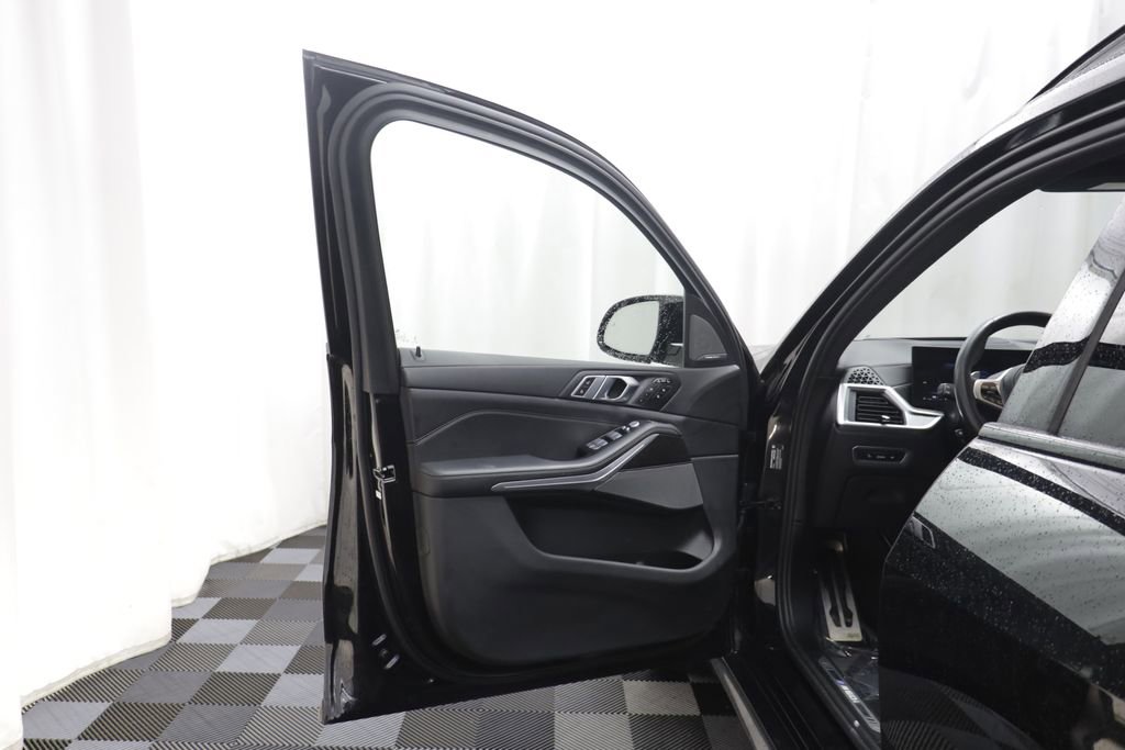Certified 2024 BMW X7 M60i w/ Executive Package image 4