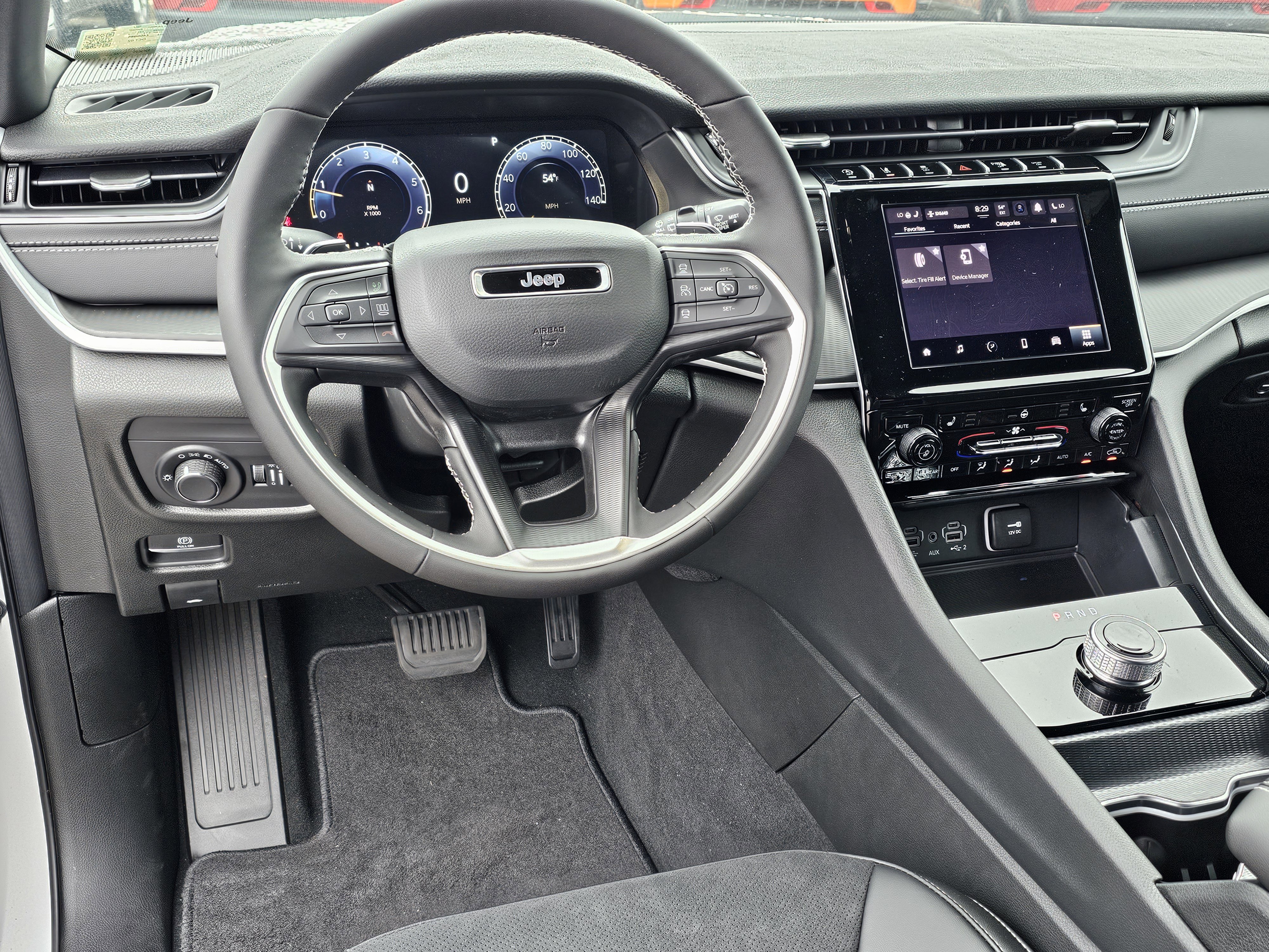 New 2025 Jeep Grand Cherokee Altitude image 32