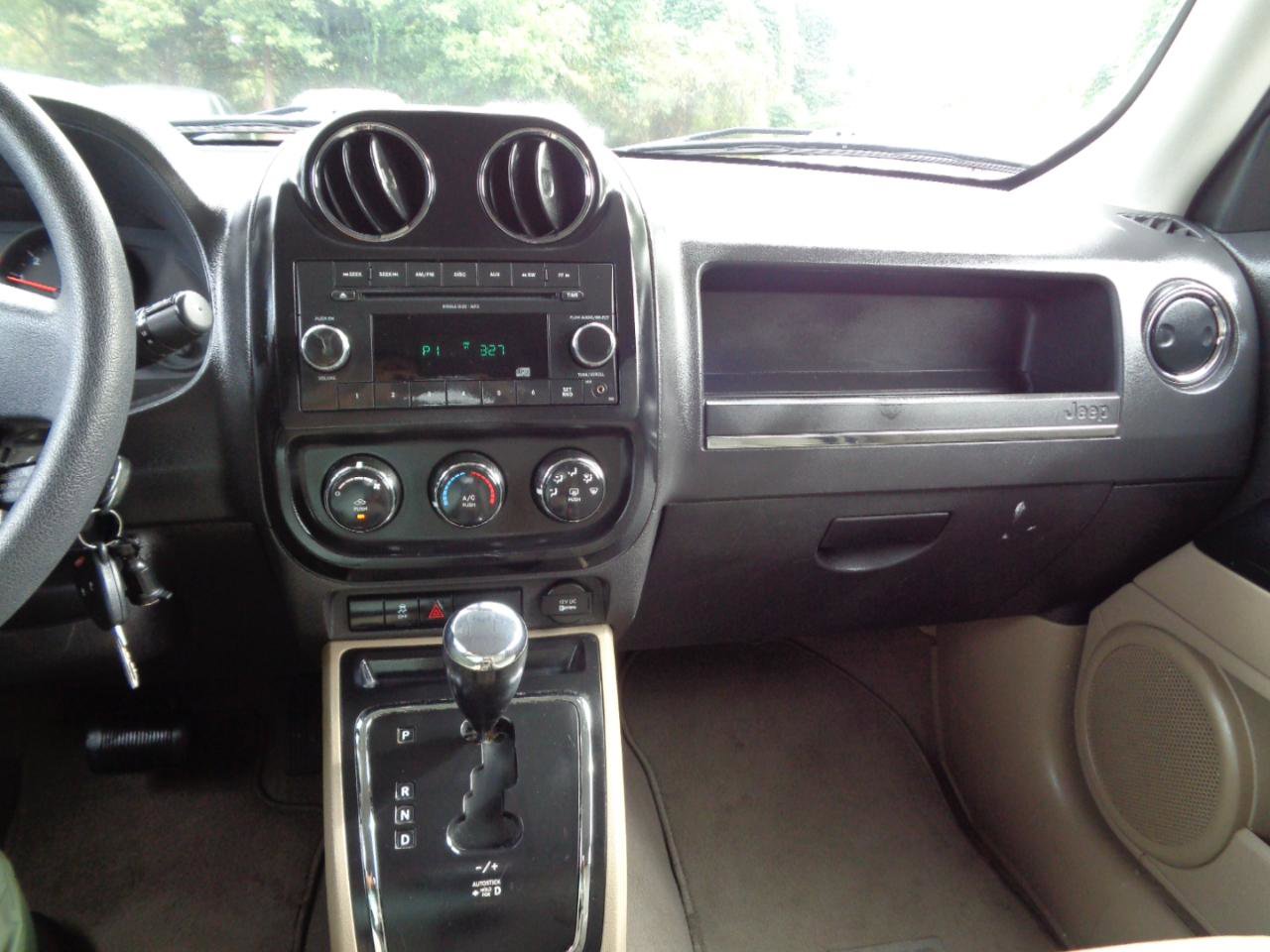 Used 2010 Jeep Patriot Sport AWD/4WD image 24