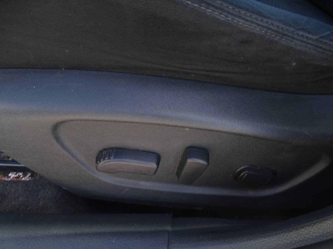 Used 2016 Nissan Rogue SV image 11