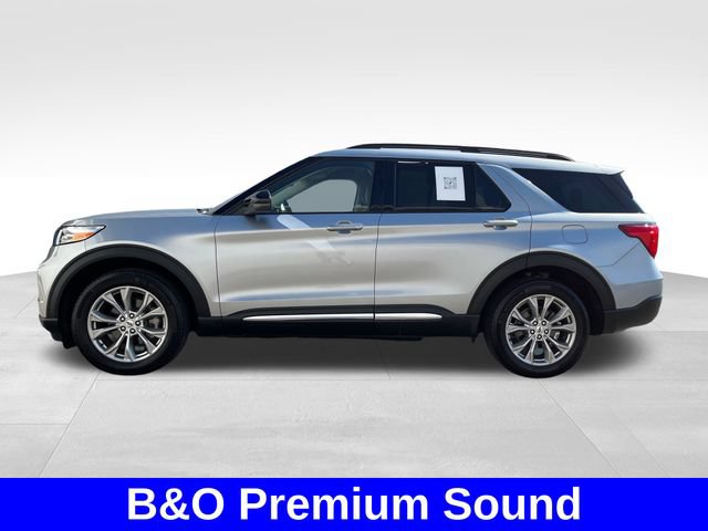 Used 2024 Ford Explorer XLT w/ Equipment Group 202A AWD/4WD image 2