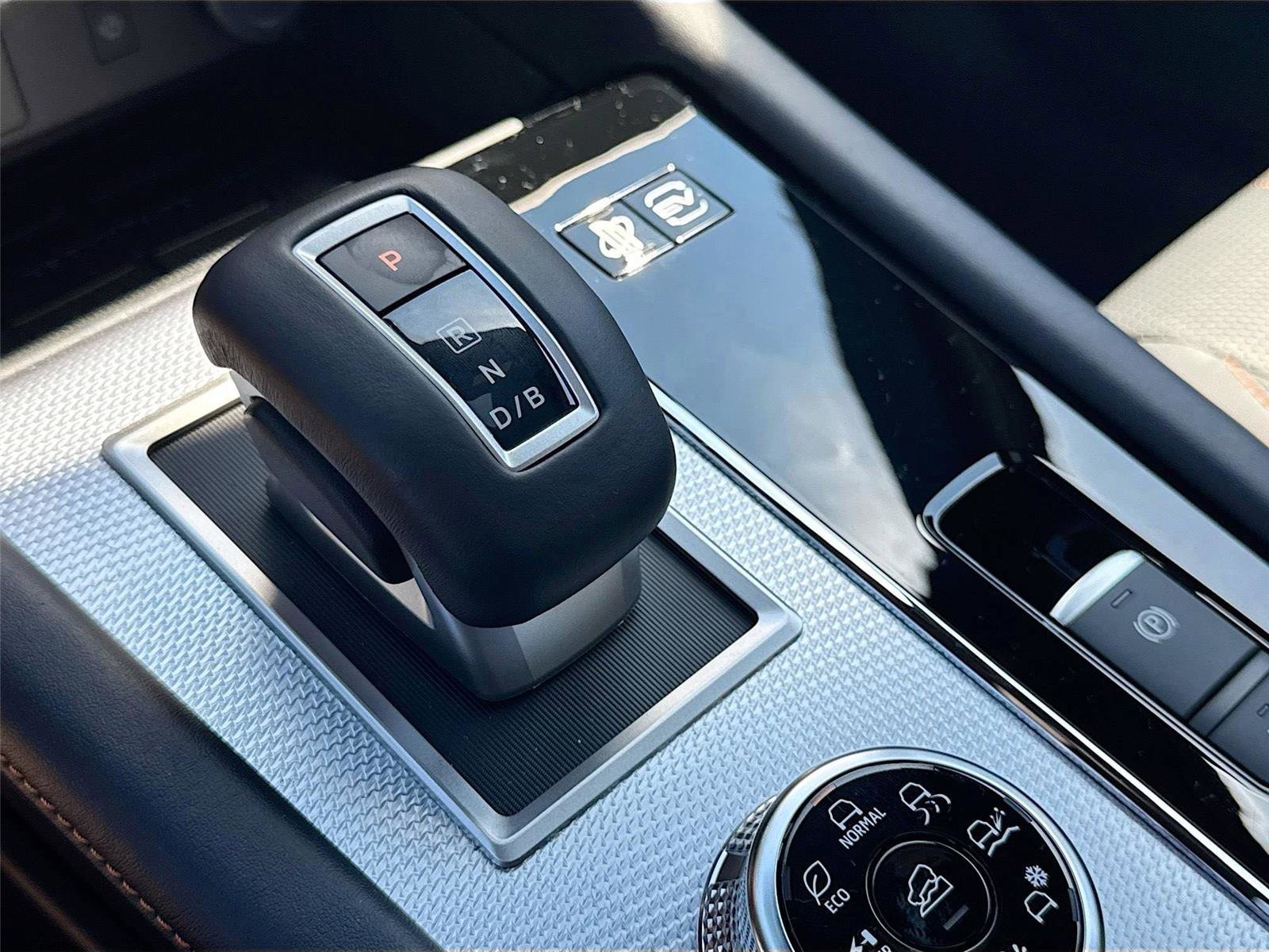 New 2025 Mitsubishi Outlander SEL AWD/4WD image 17