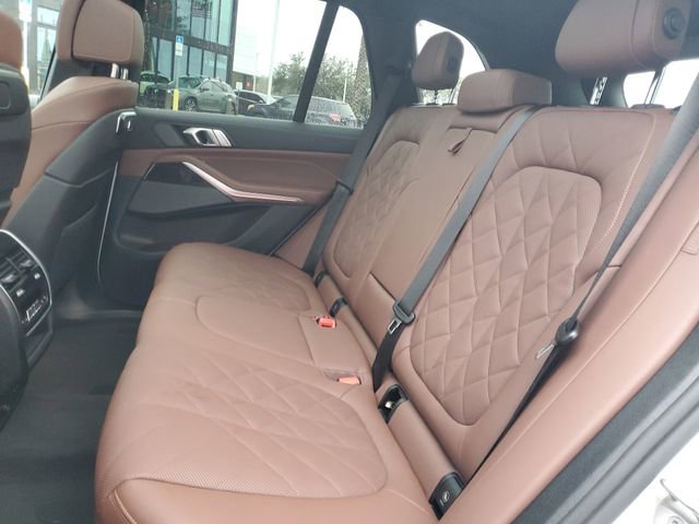 Used 2025 BMW X5 xDrive40i w/ Climate Comfort Package image 12