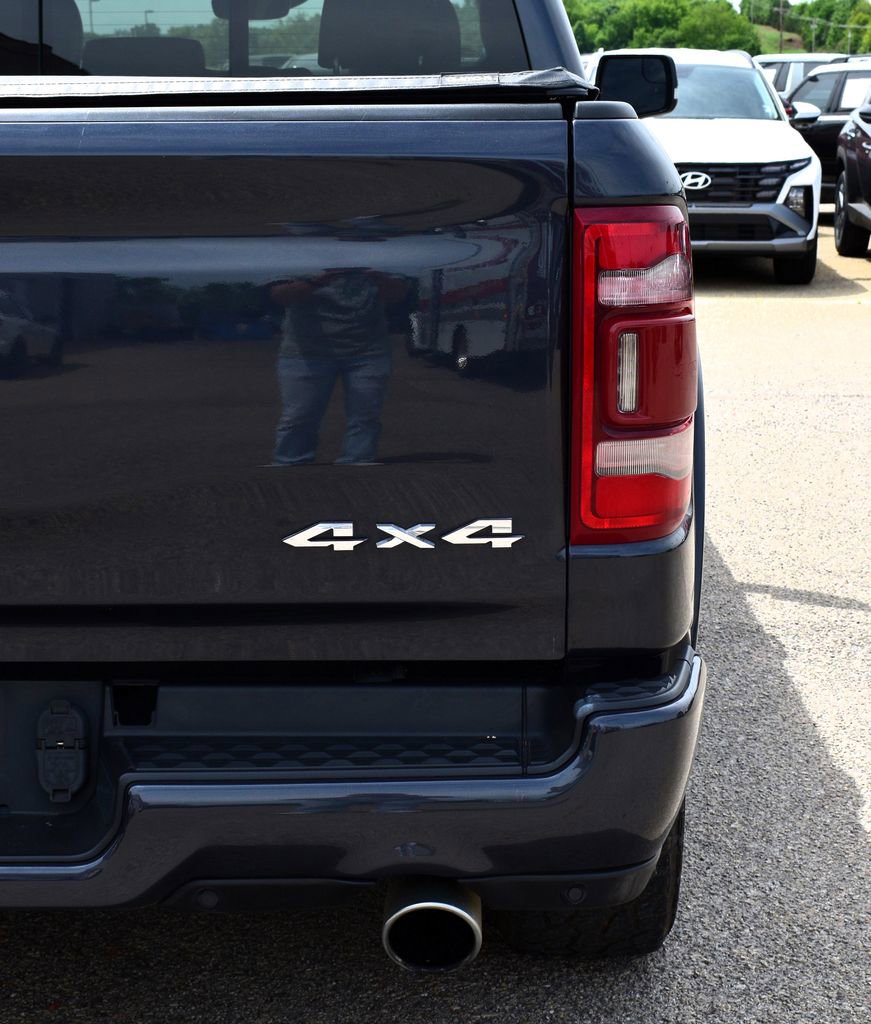 Used 2019 RAM 1500 Laramie AWD/4WD image 14