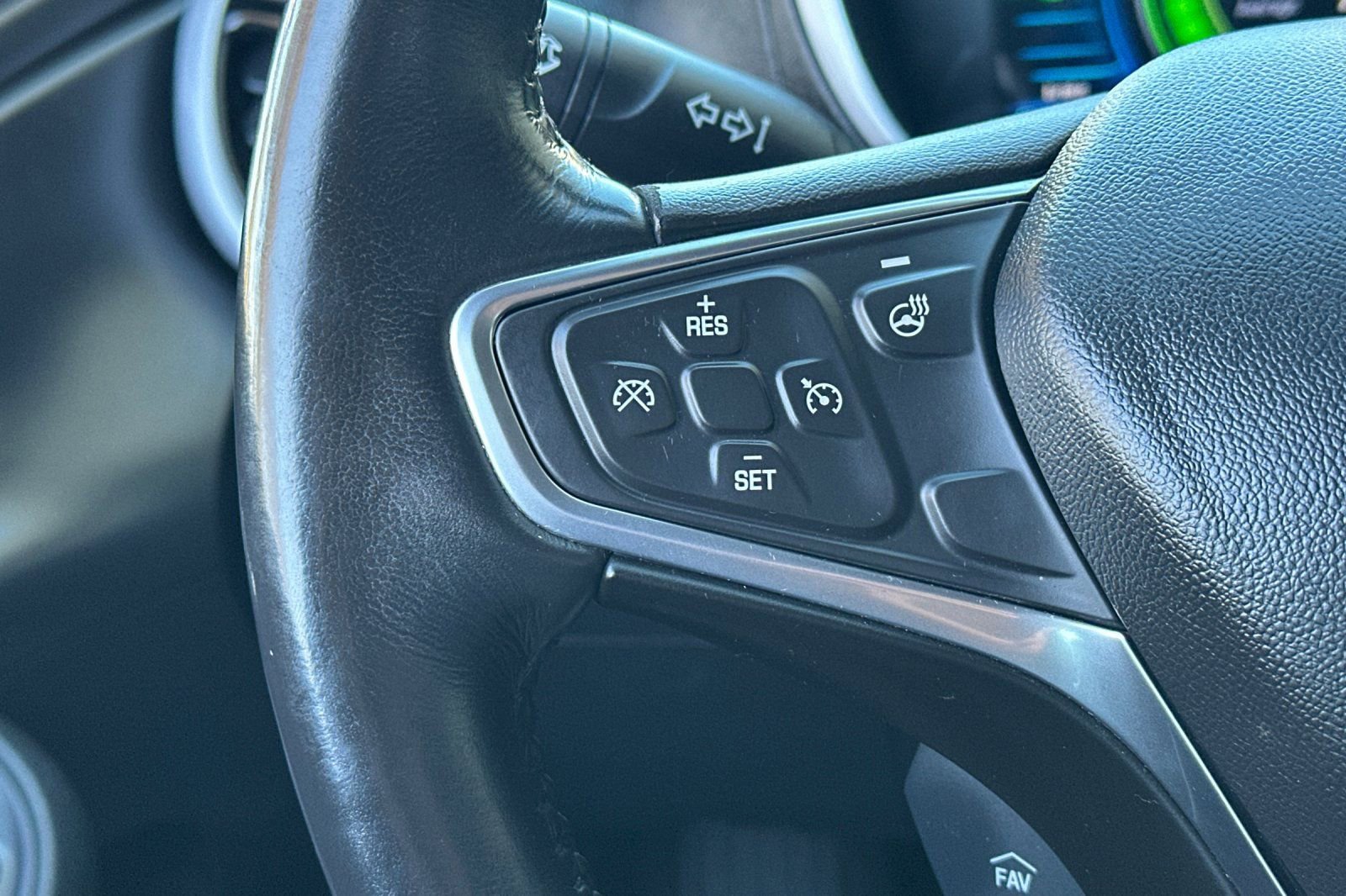 Used 2018 Chevrolet Volt LT w/ Comfort Package image 26