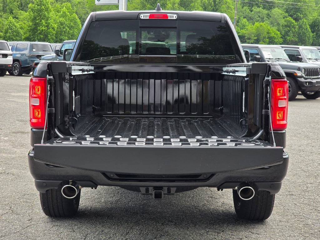 New 2026 RAM 1500 Laramie AWD/4WD image 12