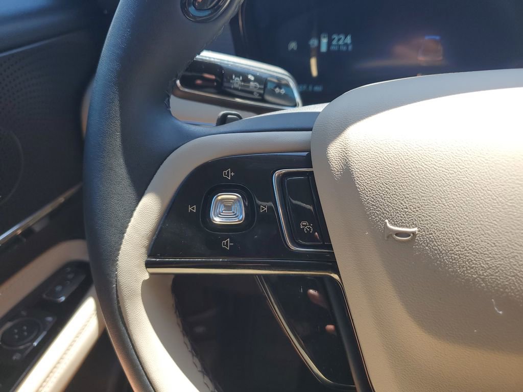 Used 2025 Lincoln Corsair FWD image 20
