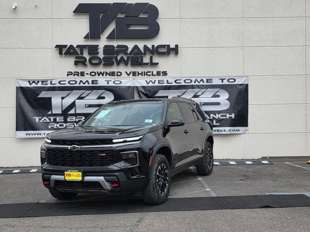 Used 2025 Chevrolet Traverse Z71 AWD/4WD image 2