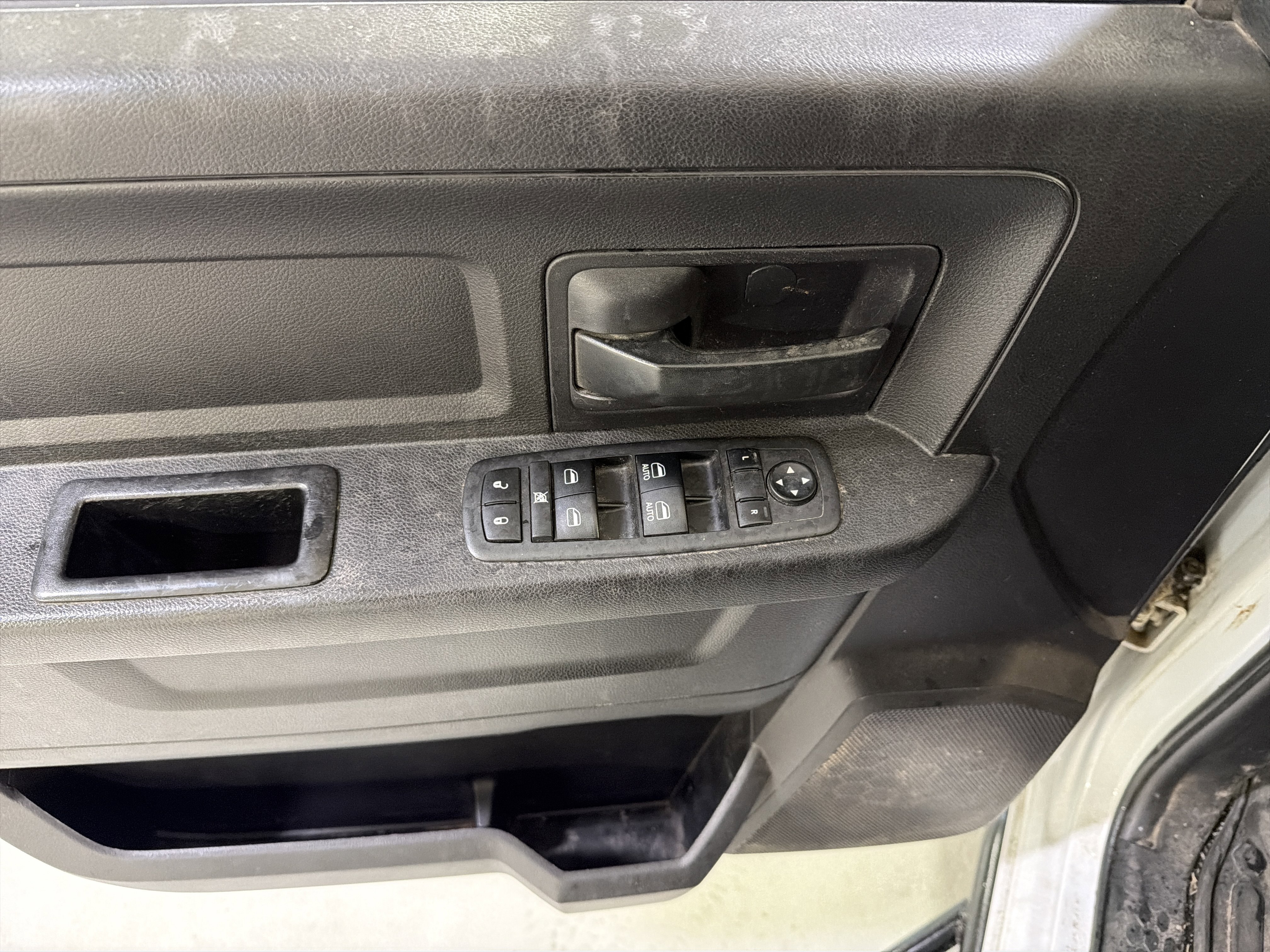 Used 2018 RAM 2500 Tradesman w/ Chrome Appearance Group AWD/4WD image 14