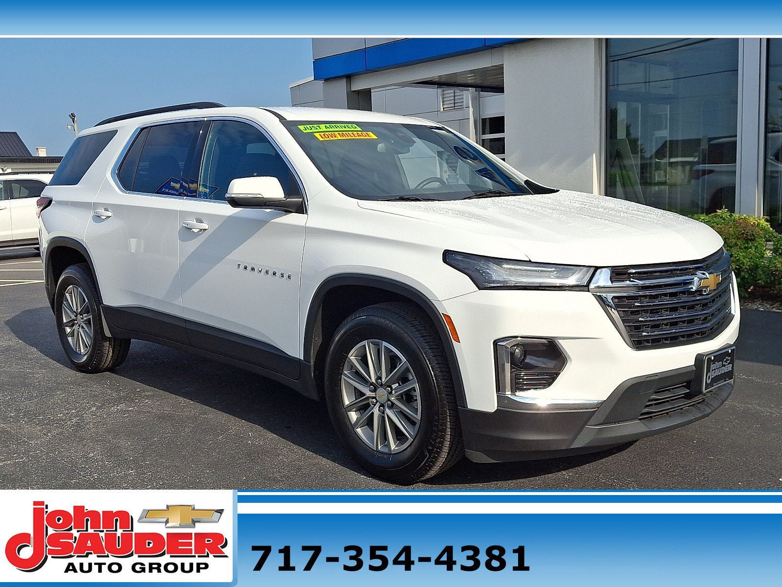 Used 2023 Chevrolet Traverse LT w/ LPO, Floor Liner Package AWD/4WD image 1