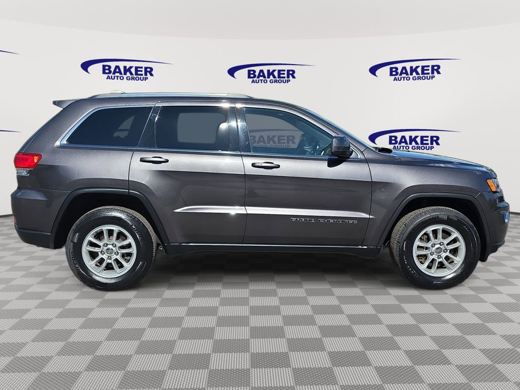 Used 2019 Jeep Grand Cherokee Laredo AWD/4WD image 2