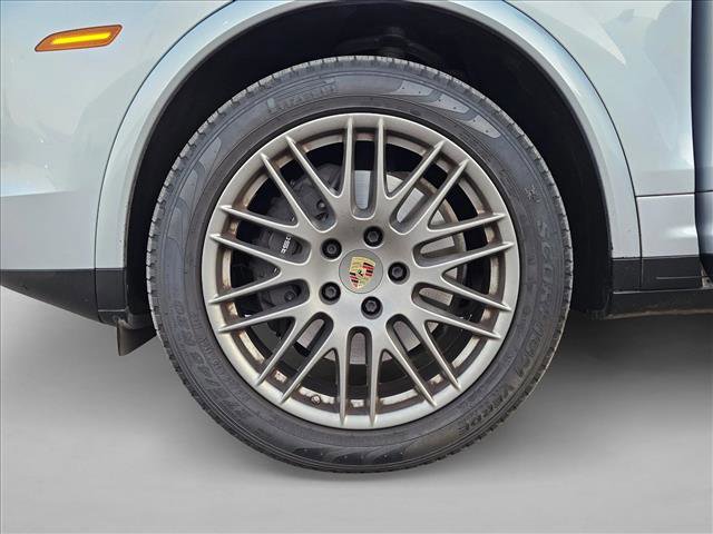 Used 2017 Porsche Cayenne Platinum Edition image 24