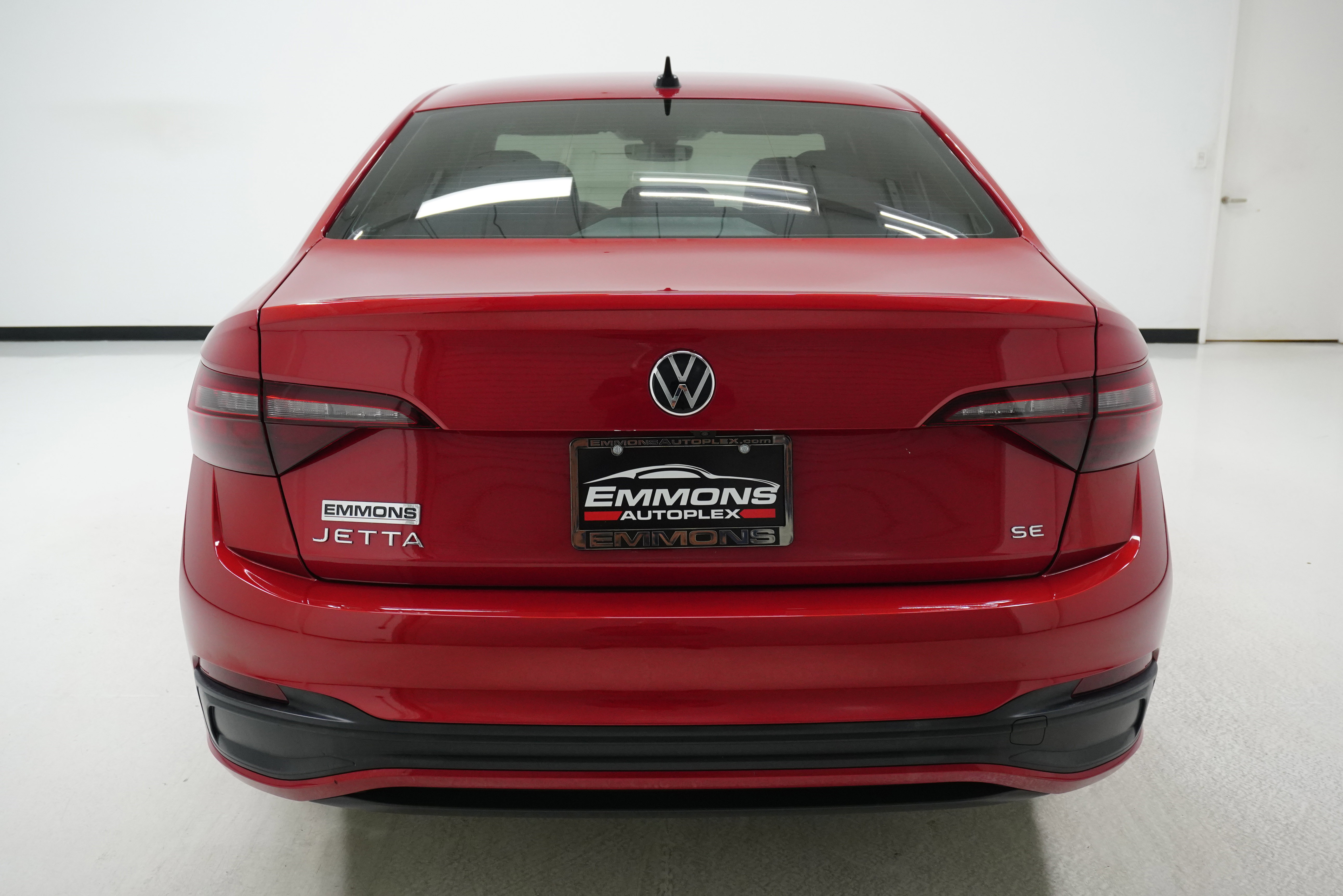 Used 2024 Volkswagen Jetta SE image 5