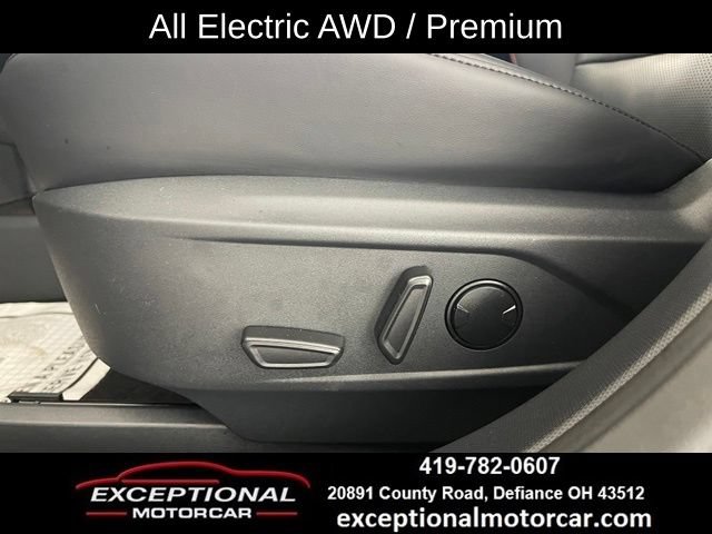 Used 2025 Ford Mustang Mach-E Premium w/ Sport Appearance Package AWD/4WD image 34