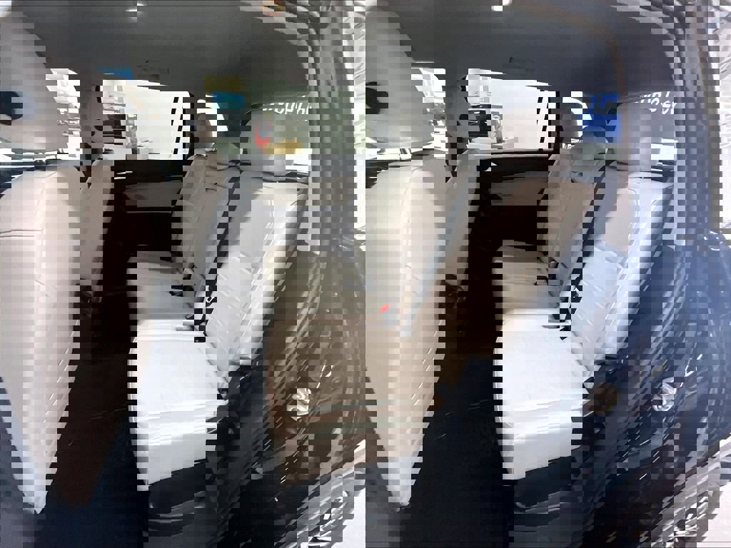 Used 2021 Volkswagen Tiguan SE AWD/4WD image 15