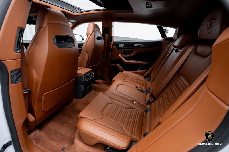 Used 2025 Lamborghini Urus SE image 49