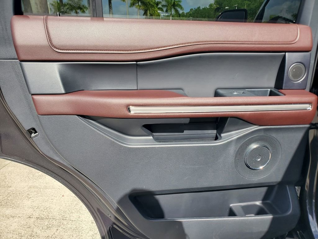 Used 2023 Ford Expedition Limited image 15
