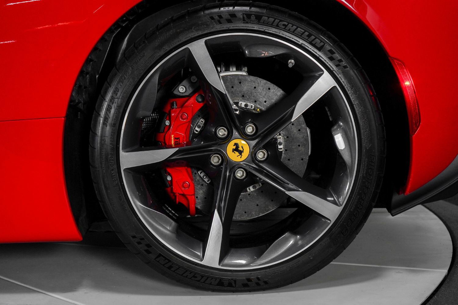 Used 2022 Ferrari SF90 Spider image 23