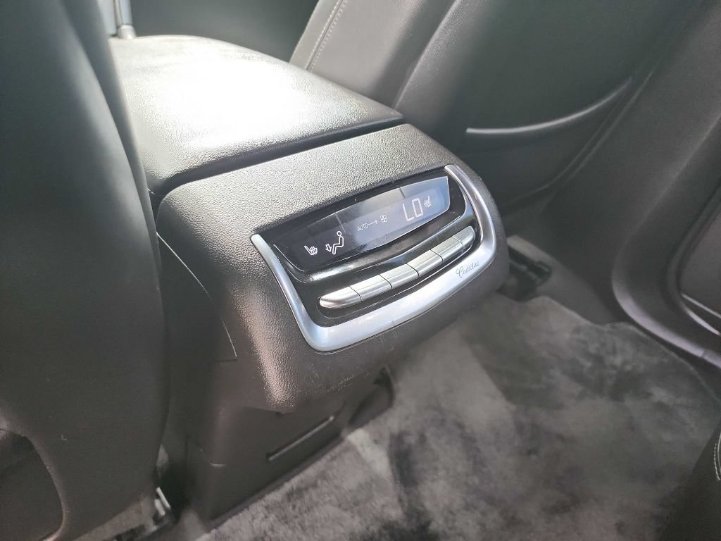 Used 2020 Cadillac XT6 Premium Luxury FWD image 29