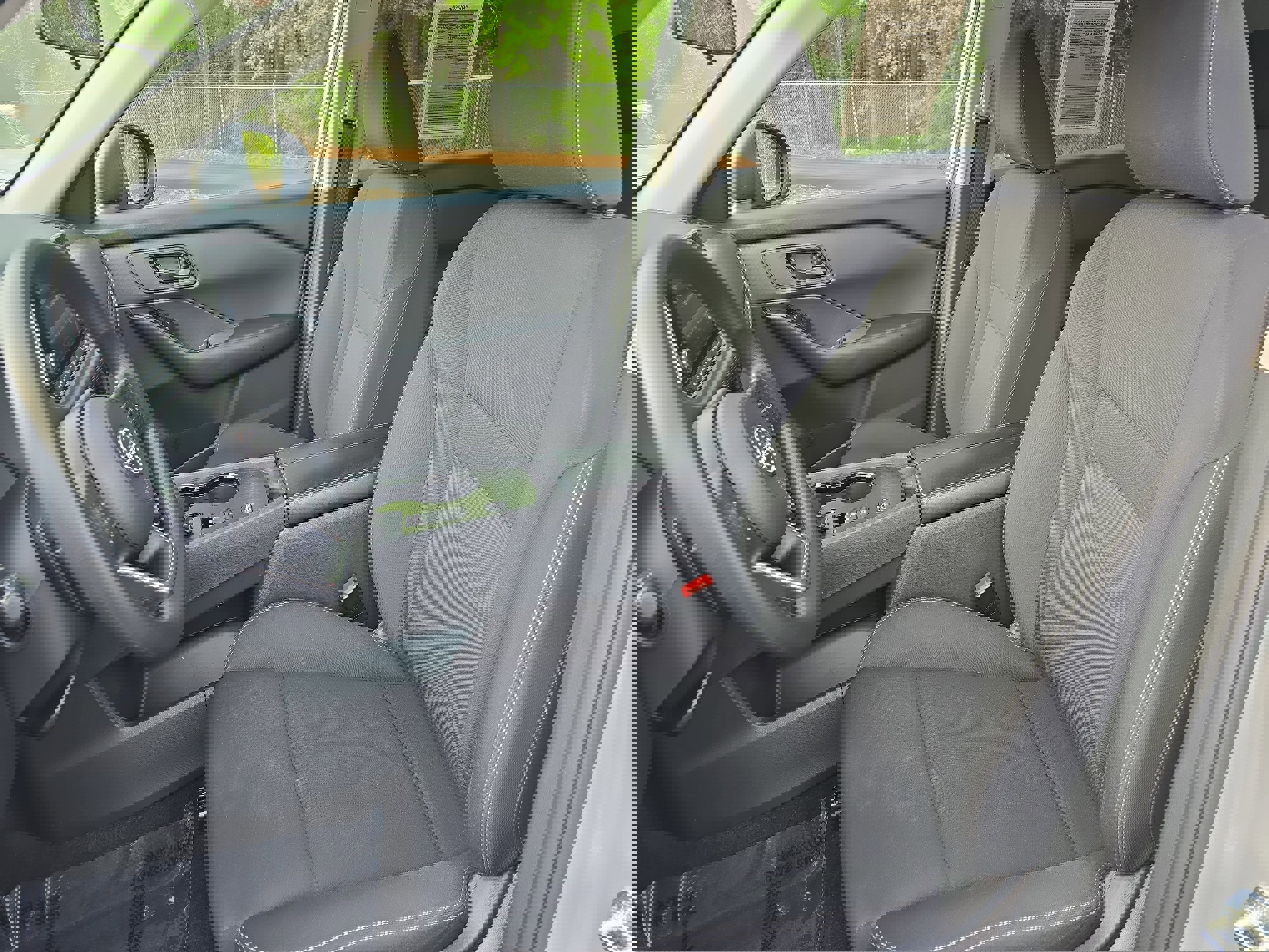 Used 2024 Nissan Rogue S image 17