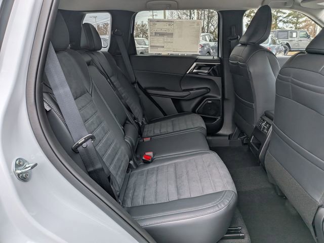 New 2026 Mitsubishi Outlander SE image 30