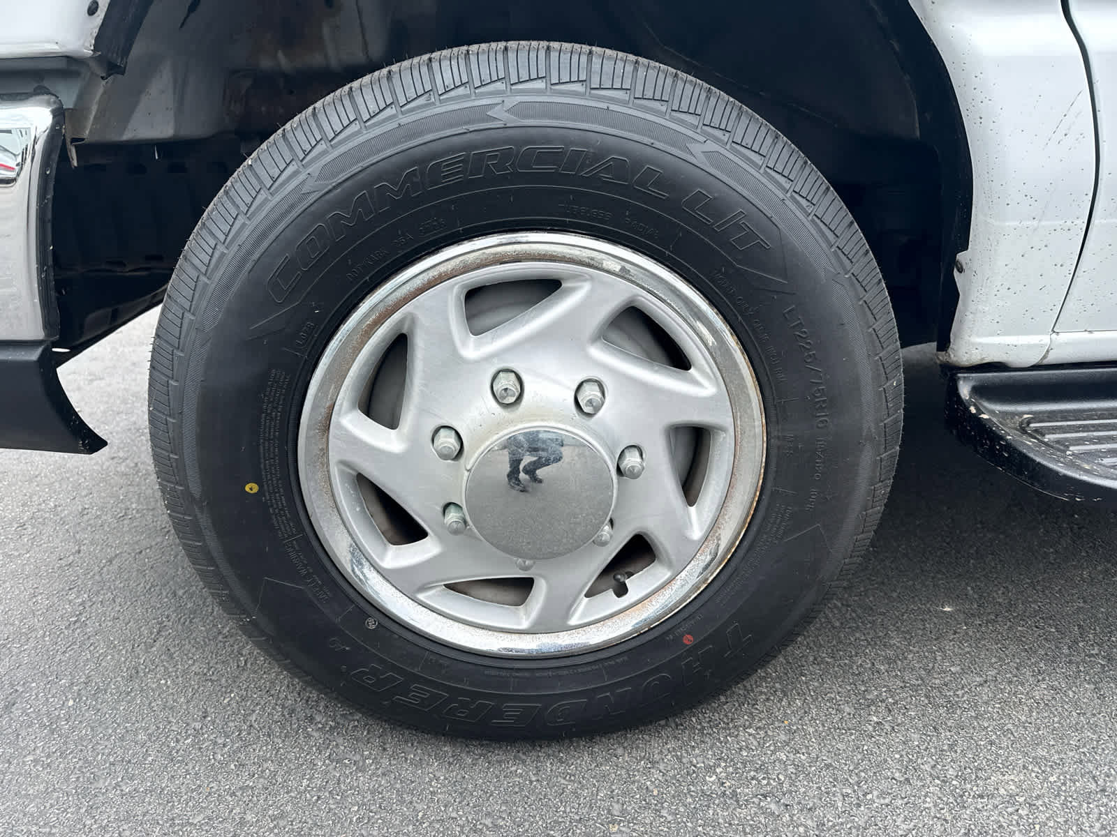Used 2012 Ford E-350 and Econoline 350 XLT RWD image 9