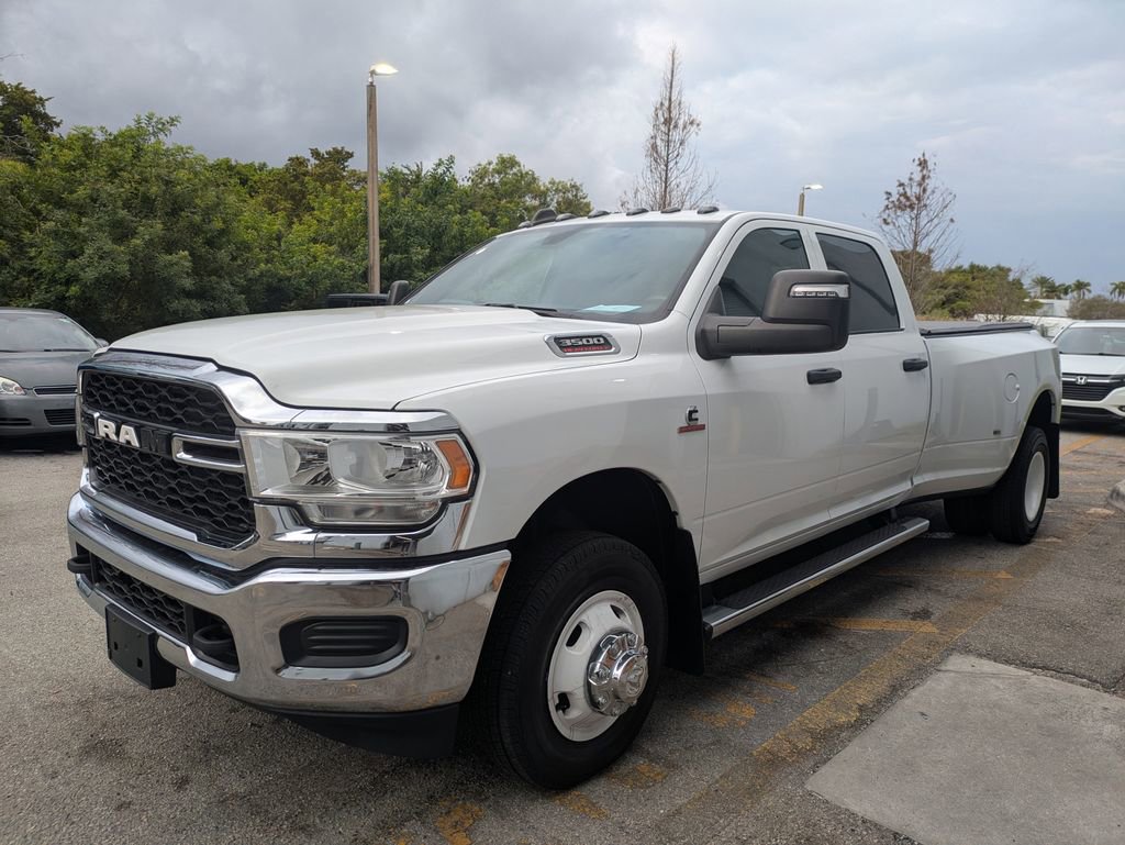 Used 2024 RAM 3500 Tradesman w/ Chrome Appearance Group image 10