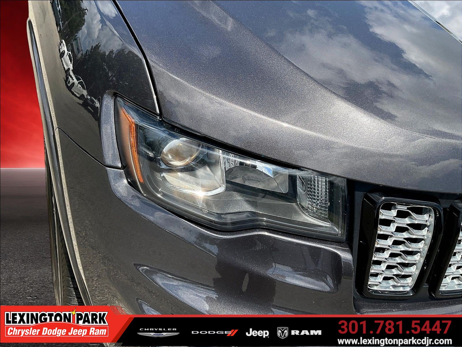 Used 2018 Jeep Grand Cherokee Altitude AWD/4WD image 31
