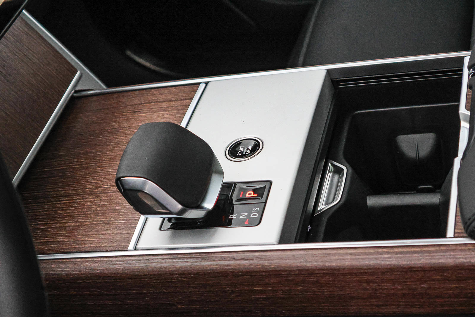 New 2025 Land Rover Range Rover SE AWD/4WD image 26