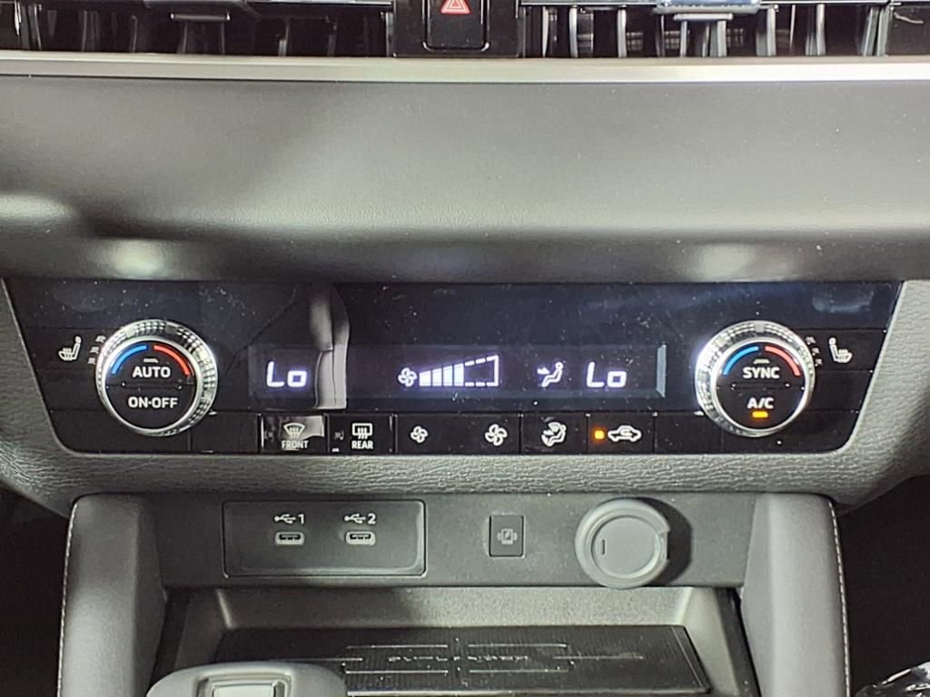 Used 2025 Mitsubishi Outlander SE FWD image 18