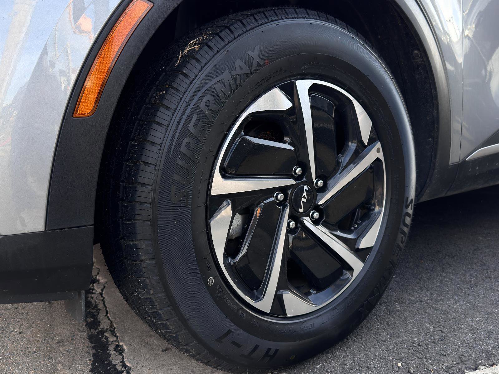 Used 2023 Kia Sportage LX image 12