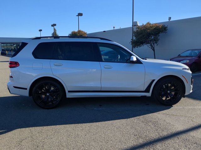 Used 2024 BMW X7 xDrive40i w/ M Sport Package video 4