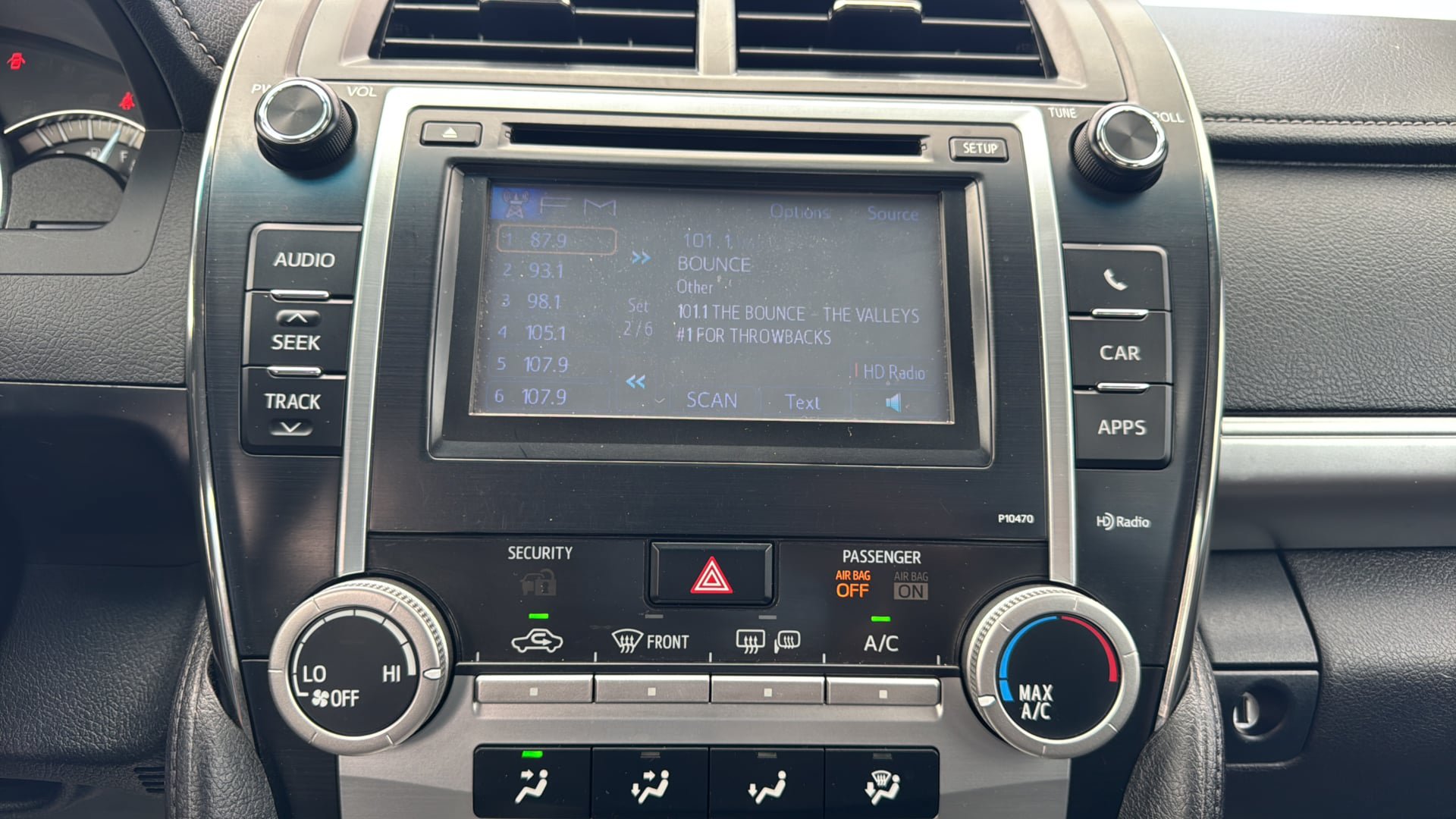 Used 2014 Toyota Camry SE FWD image 25