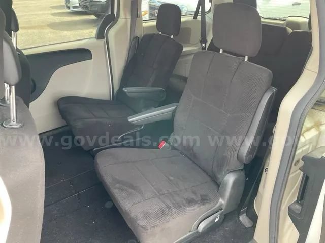 Used 2013 Dodge Grand Caravan SE FWD image 24