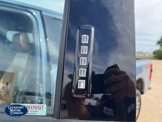Used 2023 Ford F250 Lariat AWD/4WD image 9