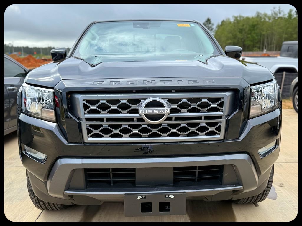 Used 2024 Nissan Frontier SV w/ SV Convenience Package image 2