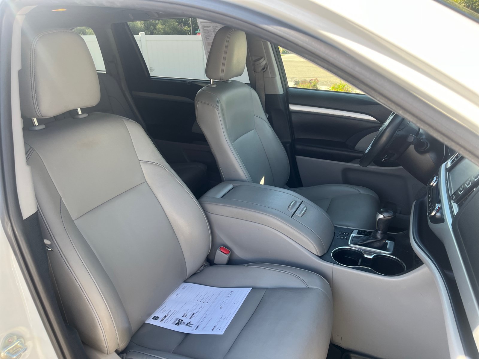 Used 2019 Toyota Highlander XLE AWD/4WD image 19