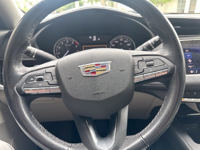 Used 2022 Cadillac XT4 Premium Luxury w/ Enhanced Visibility Package FWD image 14