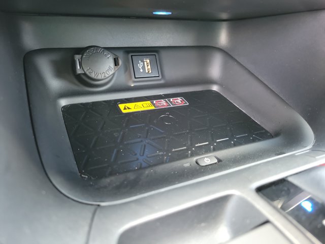 Used 2024 Toyota RAV4 XSE AWD/4WD image 15