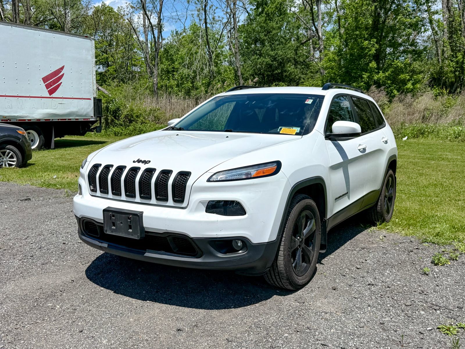 Used 2018 Jeep Cherokee Limited w/ Luxury Group AWD/4WD image 3