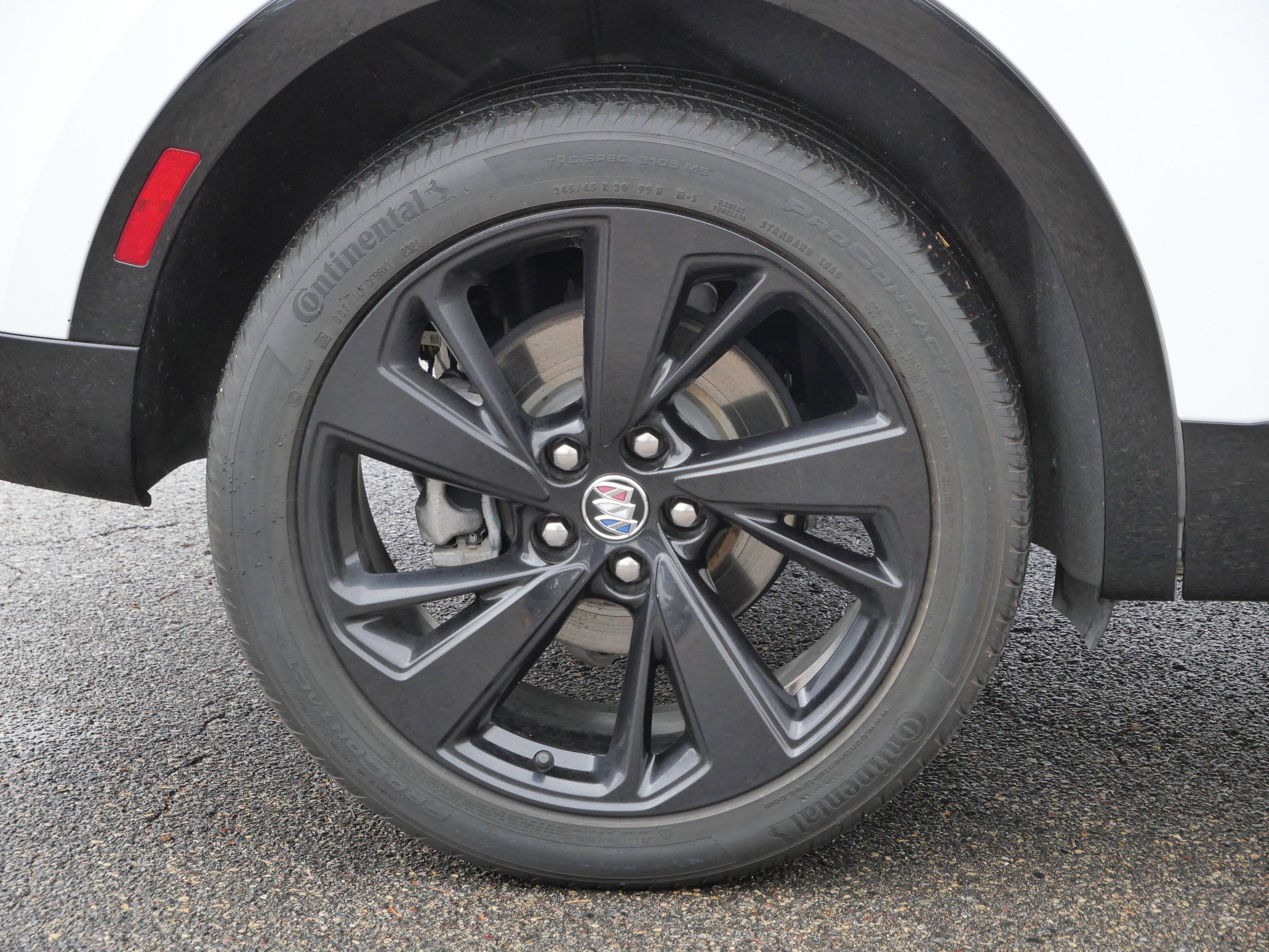 Used 2022 Buick Envision Essence w/ Sport Touring Package image 11