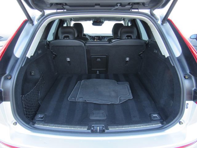 Used 2020 Volvo XC60 T8 Inscription image 28