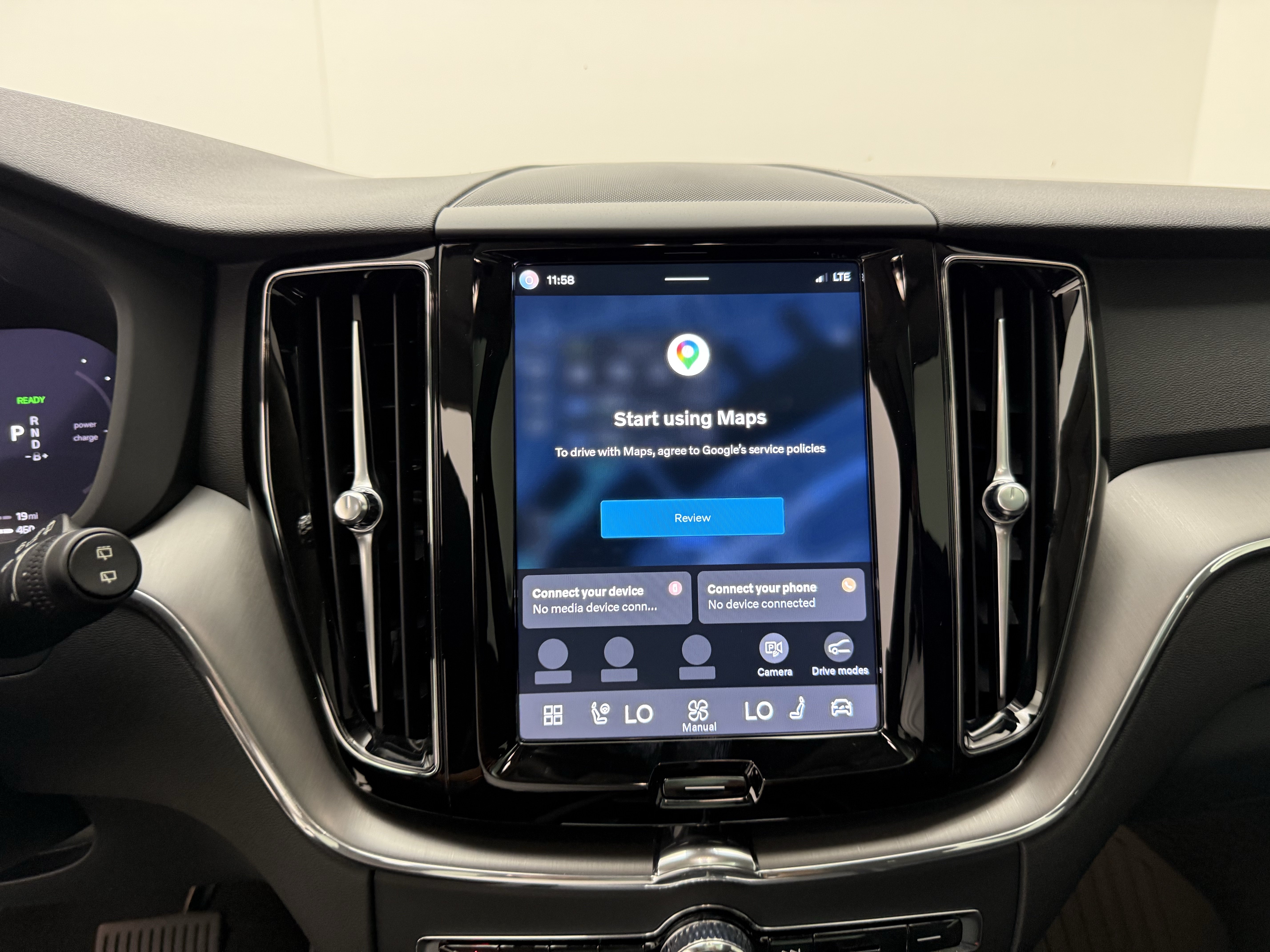 Certified 2025 Volvo XC60 T8 Core w/ Protection Package Premier AWD/4WD image 17