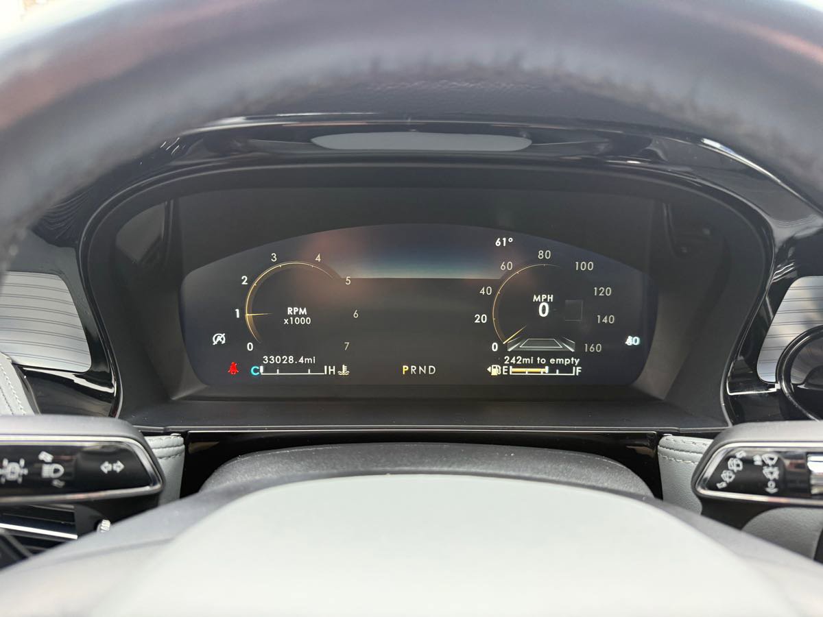 Used 2022 Lincoln Corsair Reserve w/ Equipment Group 201A image 14