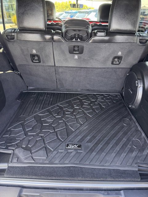 Used 2020 Jeep Wrangler Unlimited Sahara image 14